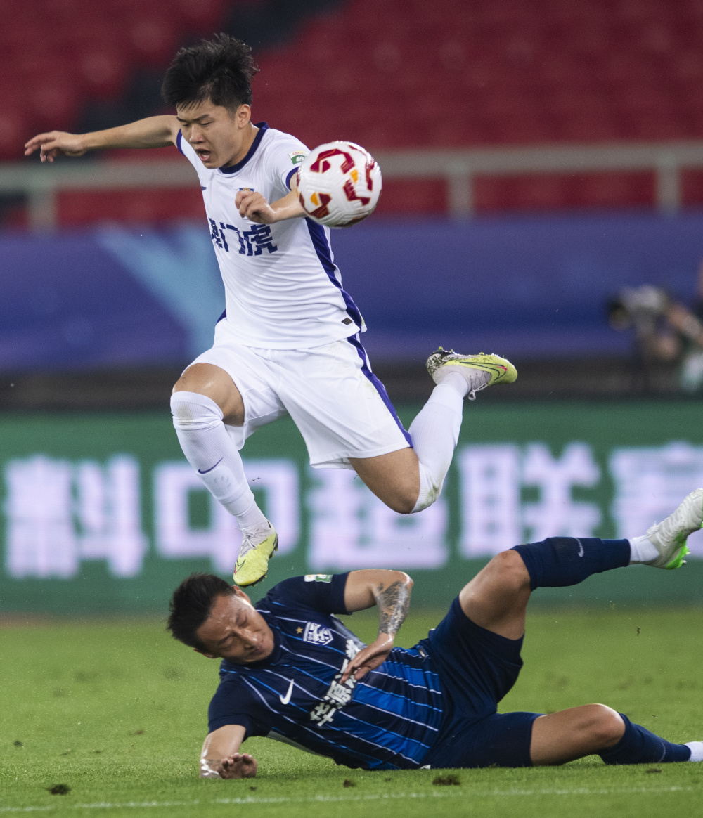 费尔明接连 费尔明接连